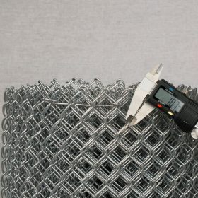   Horganyzott drótfonat 30 x 30 mm , huzal 2,0mm 100 cm magas 10m