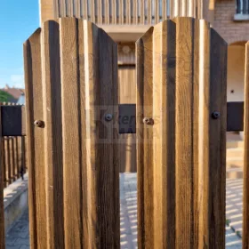 Bordázott lemez kerítésléc – dió