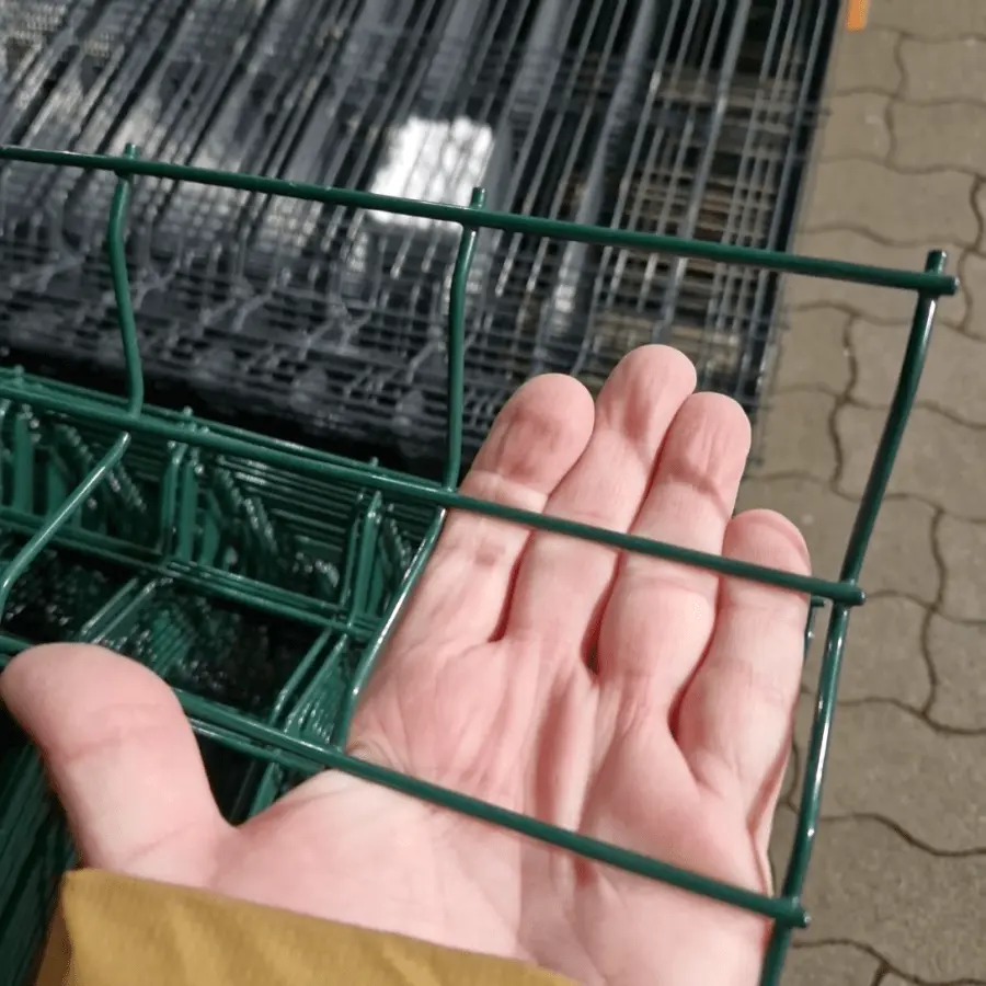 A  3D kerítések elem stabilitása hogyan függ a rácsmérettől ?